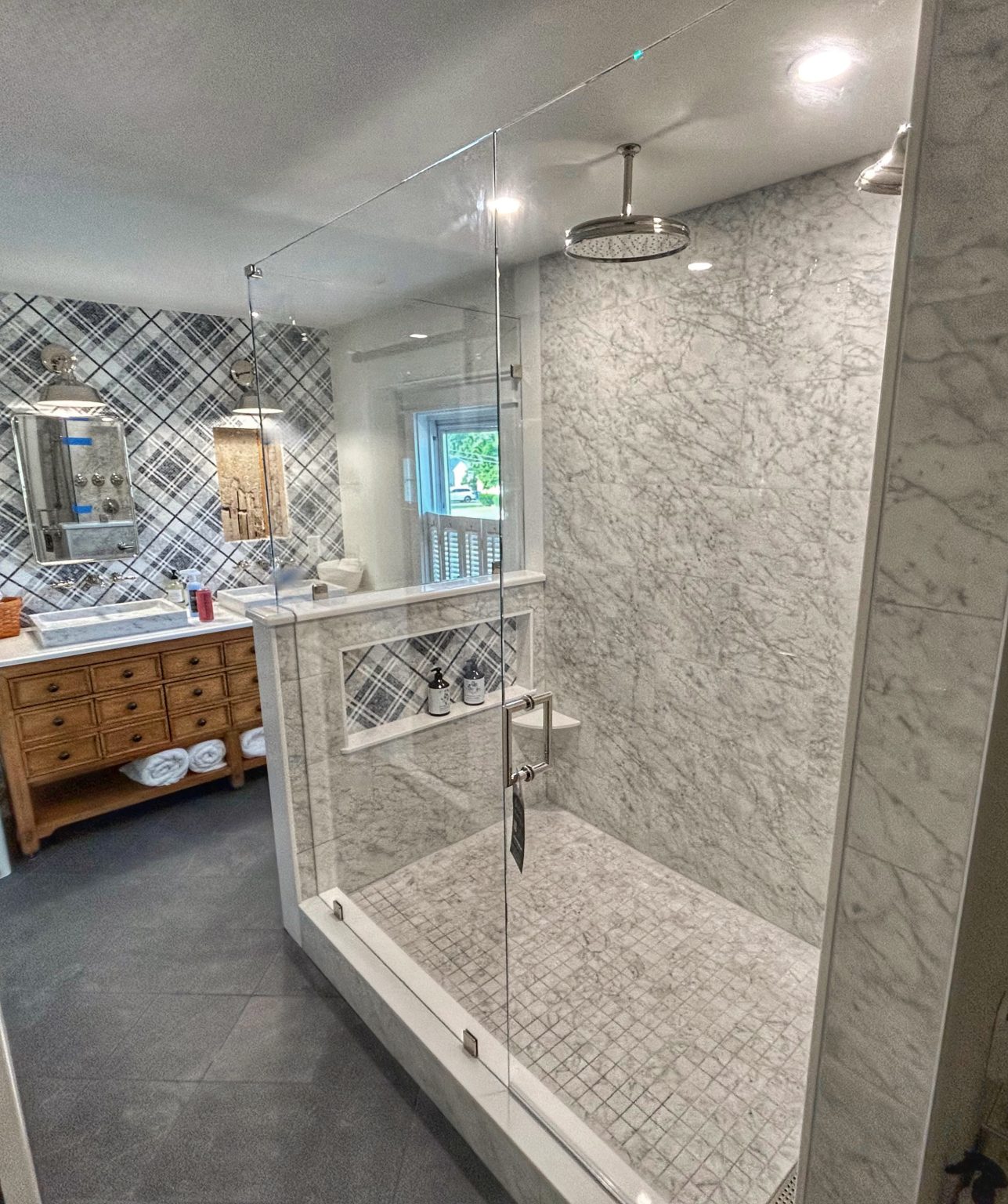 Custom Showroom